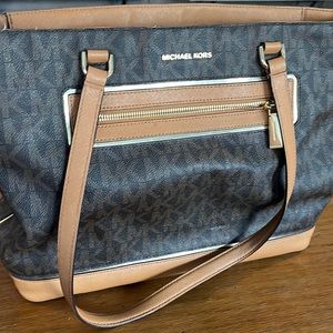 Michael Kors shoulder handbag